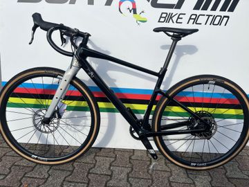 Used BMC URS THREE 2024 2024 Road & Gravel, Black — image 2 of 9