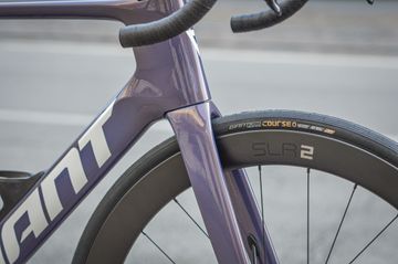 Giant Advanced 1 2026 2026 Road & Gravel usato, Viola — immagine 10 di 12