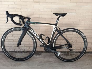 Used Pinarello DOGMA F10 SKY TEAM 2018 Road & Gravel, Black — image 2 of 9