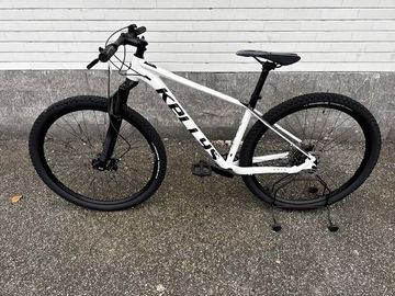 Used Kellys GATE 30 29" 2023 2023 Mountainbike, White, 29 — image 2 of 4
