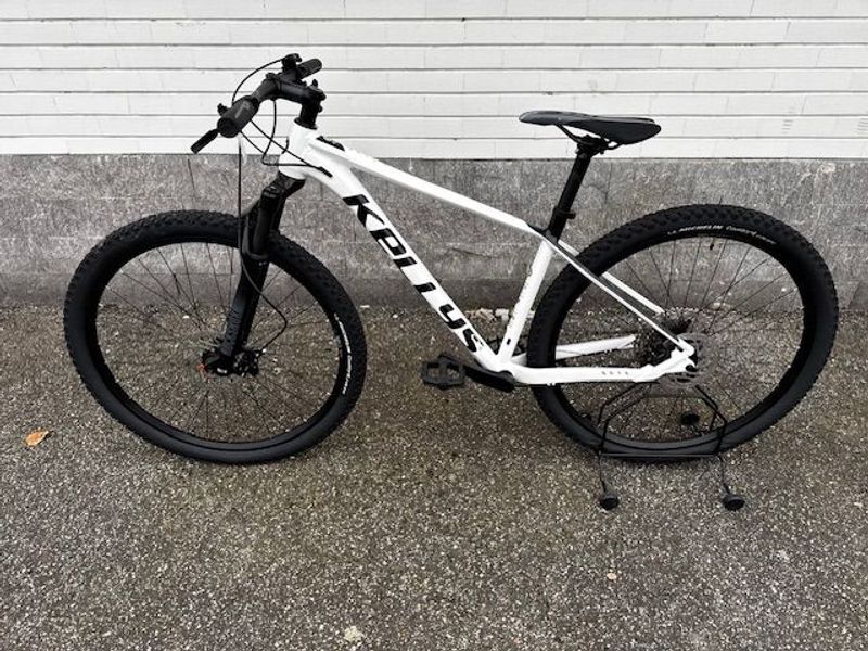 Used Kellys GATE 30 29" 2023 2023 Mountainbike, White, 29 — image 2 of 4