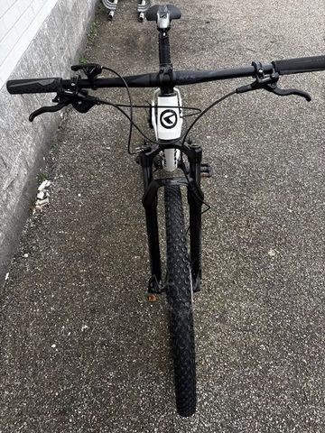 Used Kellys GATE 30 29" 2023 2023 Mountainbike, White, 29 — image 4 of 4
