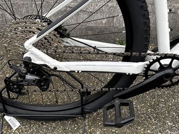 Used Kellys GATE 30 29" 2023 2023 Mountainbike, White, 29 — image 3 of 4