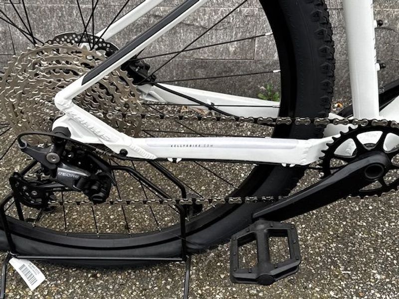 Used Kellys GATE 30 29" 2023 2023 Mountainbike, White, 29 — image 3 of 4