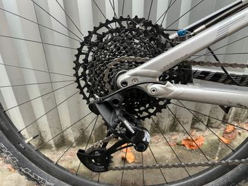 Used Specialized Epic SRAM GX Eagle 2015 Mountainbike, Light Gray — image 4 of 24