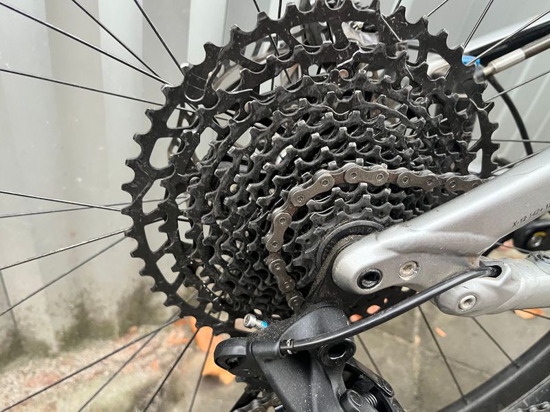 Used Specialized Epic SRAM GX Eagle 2015 Mountainbike, Light Gray — image 5 of 24