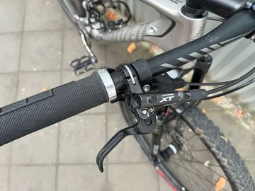 Used Specialized Epic SRAM GX Eagle 2015 Mountainbike, Light Gray — image 11 of 24