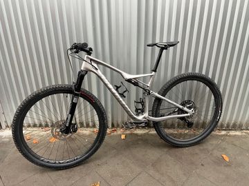 Used Specialized Epic SRAM GX Eagle 2015 Mountainbike, Light Gray — image 2 of 24