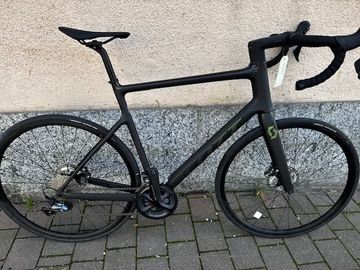 Brugt Scott Addict Shimano Ultegra 2024 Road & Gravel