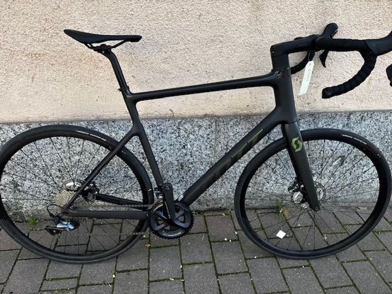 Used Scott Addict Shimano Ultegra 2024 Road & Gravel