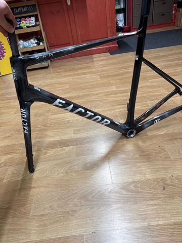 Brugt Factor O2 VAM - SRAM Force w/ Power Meter 2024 Frameset 2024 Road & Gravel — billede 2 af 4