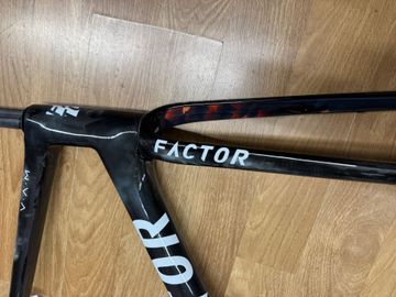 Brugt Factor O2 VAM - SRAM Force w/ Power Meter 2024 Frameset 2024 Road & Gravel — billede 4 af 4