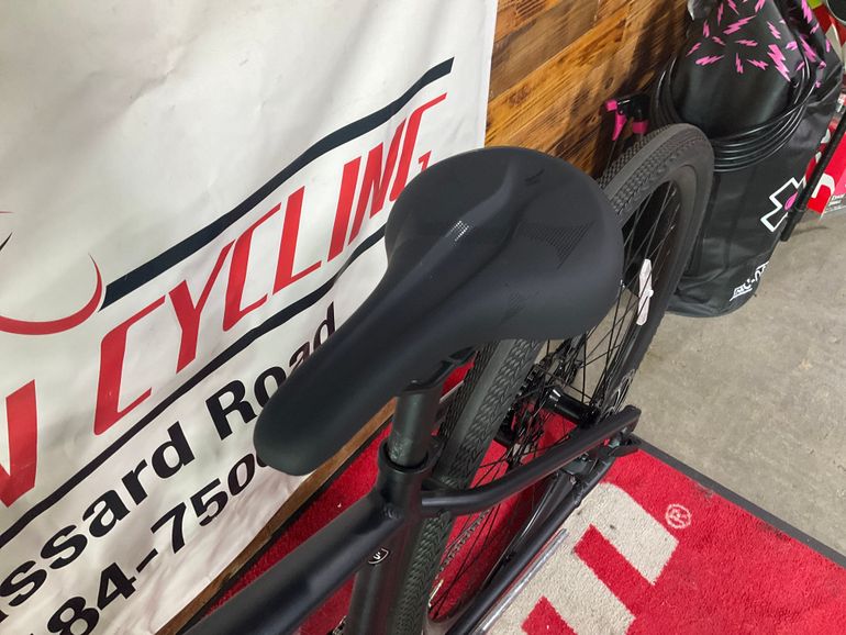 Used Specialized Sirrus X 3.0 2022 2022 Road & Gravel, Black — image 3 of 3