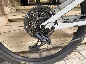 Used Specialized Turbo Kenevo SL 2 Comp 2024 2024 Mountainbike, Weiß — image 20 of 22