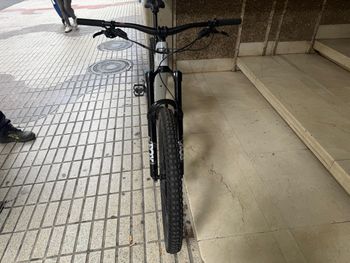 Used Specialized Turbo Kenevo SL 2 Comp 2024 2024 Mountainbike, Weiß — image 8 of 22