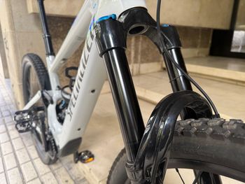 Used Specialized Turbo Kenevo SL 2 Comp 2024 2024 Mountainbike, Weiß — image 15 of 22