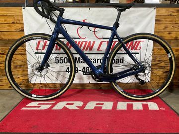 Used Pivot VAULT Pro GRX 2022 2022 Road & Gravel, Blue — image 2 of 6