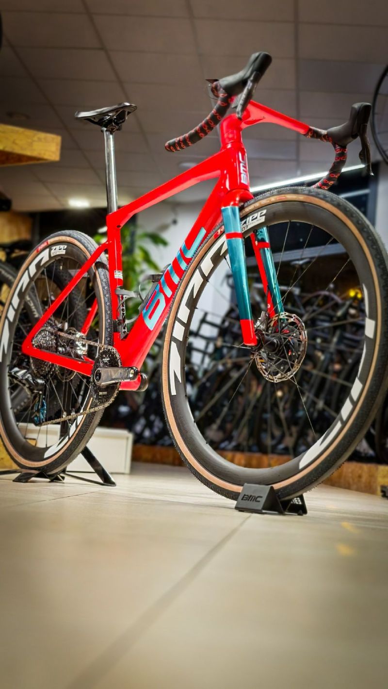 Used BMC Kaius 01 LTD 2024 2024 Road & Gravel, Red β image 3 of 9