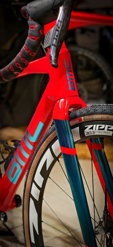 Used BMC Kaius 01 LTD 2024 2024 Road & Gravel, Red β image 7 of 9