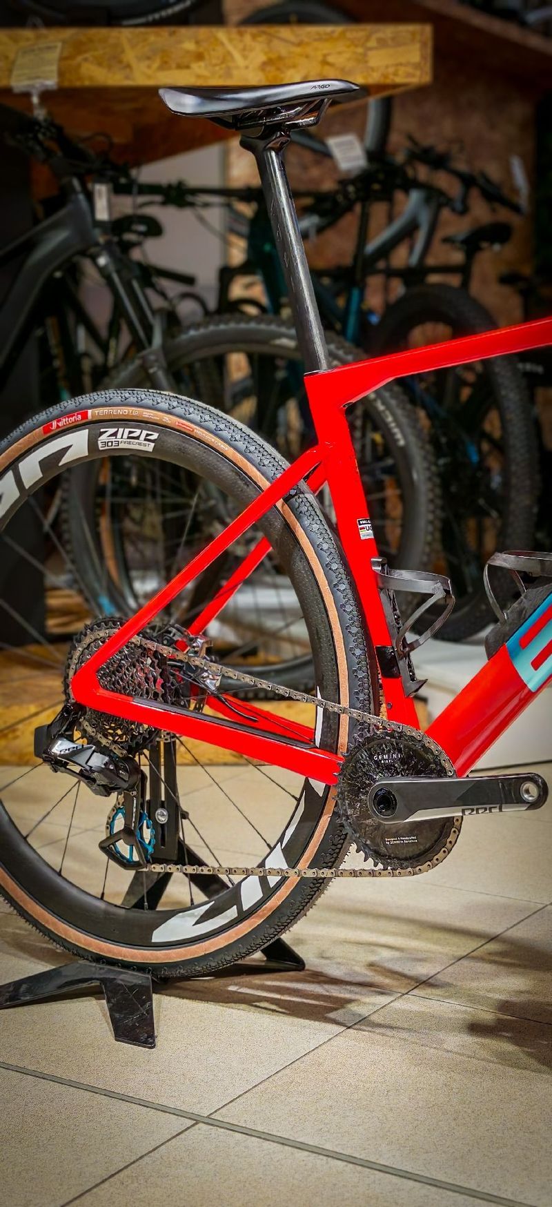 Used BMC Kaius 01 LTD 2024 2024 Road & Gravel, Red β image 8 of 9