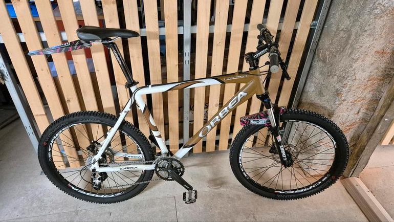 Used Orbea Orbea Mountainbike Rock Shox XT Schaltwerk 2005 Mountainbike, Weiß — image 2 of 10