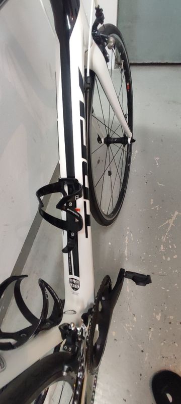 Used Trek Domane 4.7 Compact 2014 2014 Road & Gravel, White — image 7 of 8