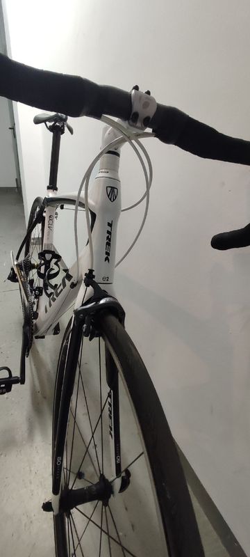 Used Trek Domane 4.7 Compact 2014 2014 Road & Gravel, White — image 5 of 8