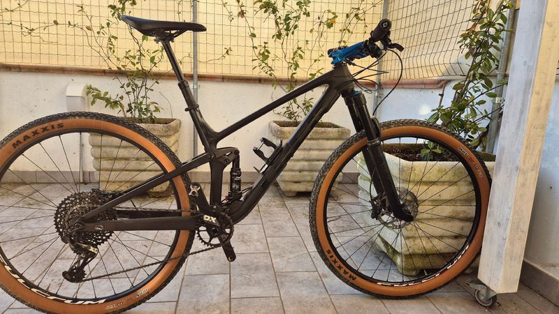Käytetty Trek Top fuel SRAM X0 2022 Mountainbike — kuva 1 / 12