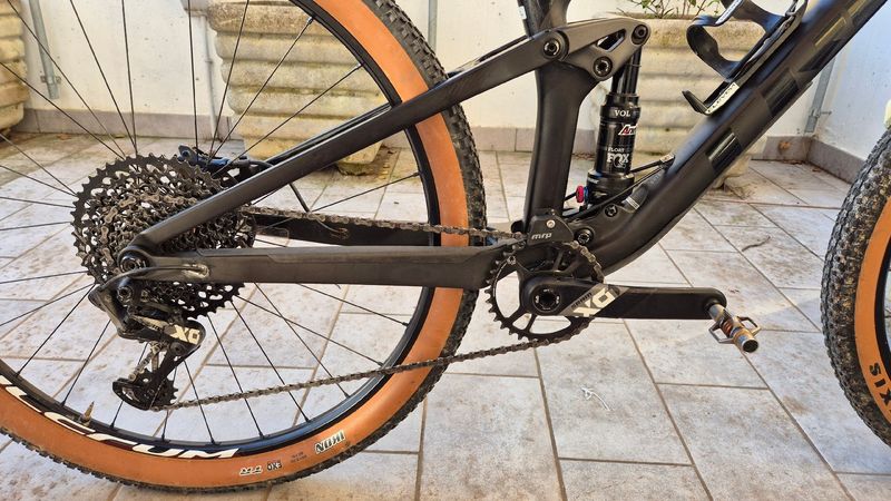 Käytetty Trek Top fuel SRAM X0 2022 Mountainbike — kuva 12 / 12