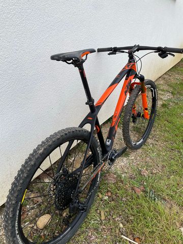 Tweedehands KTM Aéra Comp Carbon 2025 Mountainbike — afbeelding 4 van 4
