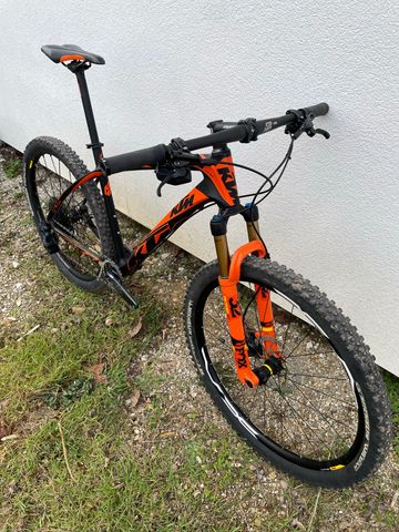 Tweedehands KTM Aéra Comp Carbon 2025 Mountainbike — afbeelding 1 van 4