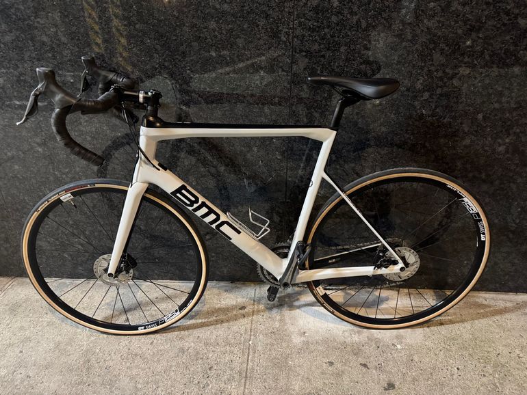 Used BMC Teammachine Shimano Ultegra Di2 2019 Road & Gravel, White — image 2 of 12