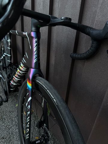 Used Canyon Aeroad CFR MACH874 2025 2025 Road & Gravel, Purple — image 10 of 16