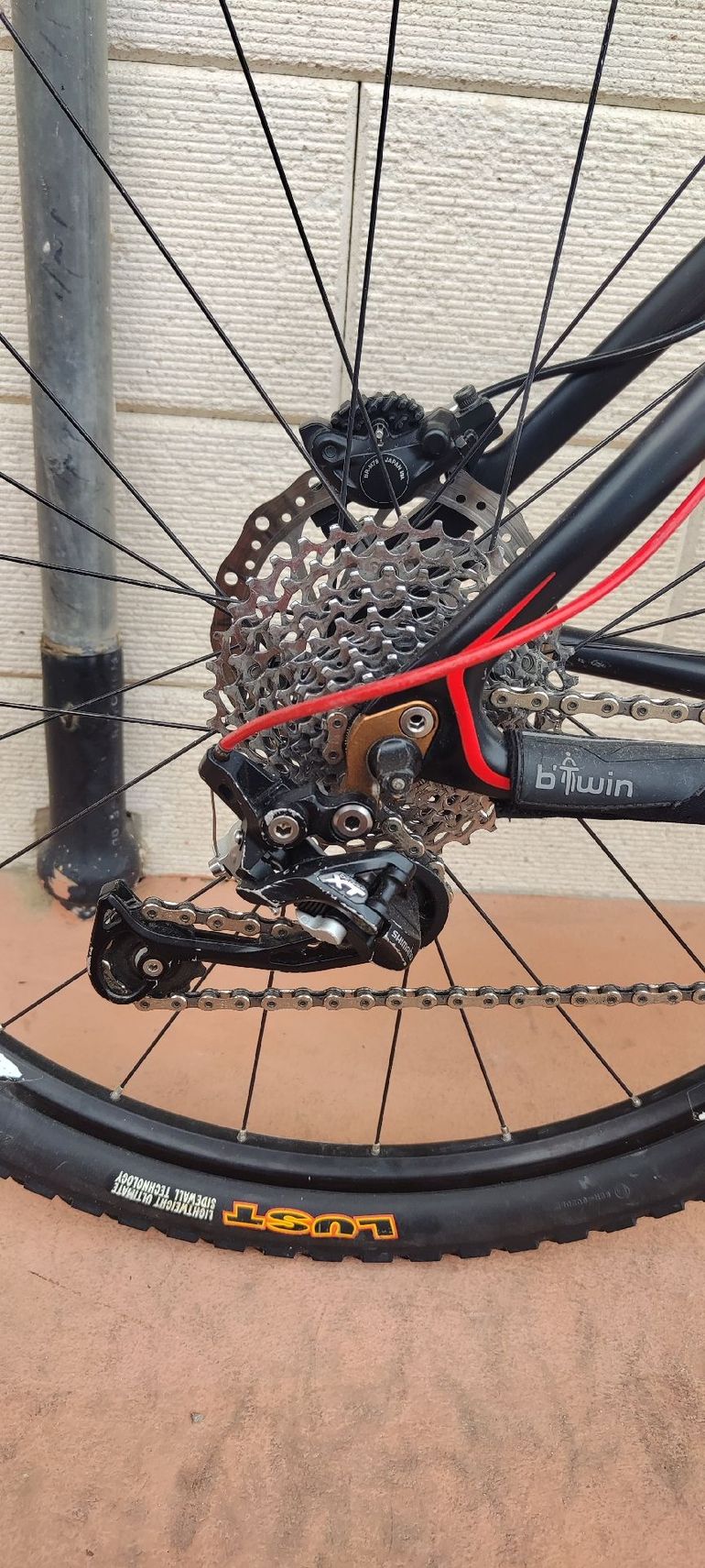 Used Focus Carbon Limited 2011 Mountainbike, Black — image 3 of 3