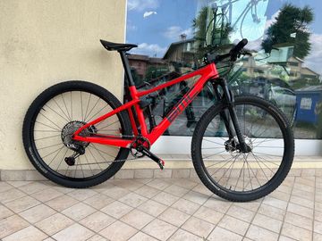 Used BMC Fourstroke 01 THREE 2021 2021 Mountainbike, Red, 29 — image 4 of 7