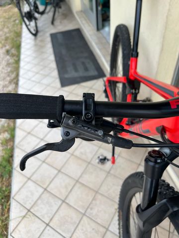 Used BMC Fourstroke 01 THREE 2021 2021 Mountainbike, Red, 29 — image 2 of 7