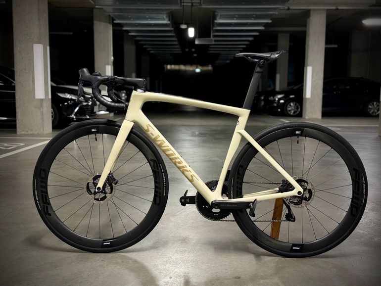 Used Specialized S-works Tarmac SL7 - Ultegra Di2 2022 2022 Road & Gravel — image 2 of 17