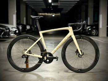 Used Specialized S-works Tarmac SL7 - Ultegra Di2 2022 2022 Road & Gravel — image 1 of 17