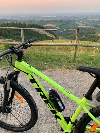 Used Trek Marlin 5 2020 2020 Mountainbike — image 2 of 11