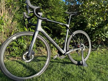 Vélo course carbone Mérida Scultura 8000 Ultegra Di2 et roues carbone