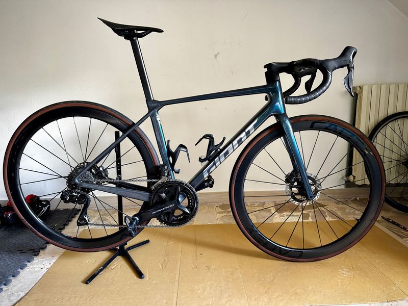 Used Giant Tcr Shimano Dura Ace Di2 2025 Road & Gravel