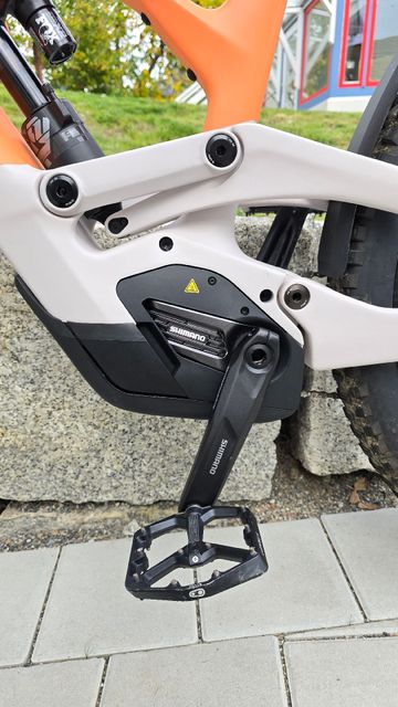 Used Canyon Torque:ON CF 8 2024 2024 Mountainbike, Orange, 29, 27.5 — image 5 of 8