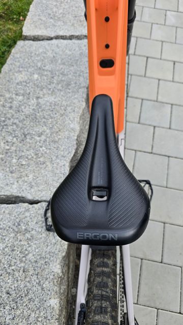 Used Canyon Torque:ON CF 8 2024 2024 Mountainbike, Orange, 29, 27.5 — image 8 of 8