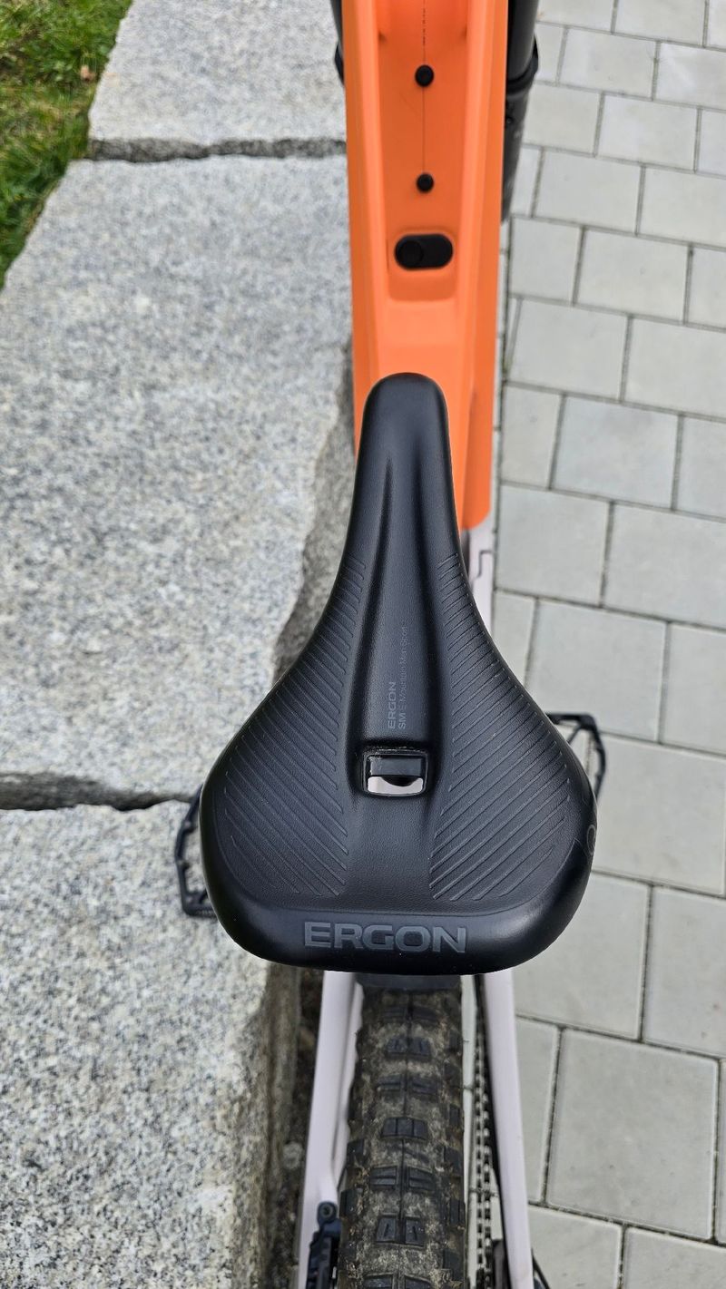 Used Canyon Torque:ON CF 8 2024 2024 Mountainbike, Orange, 29, 27.5 — image 8 of 8