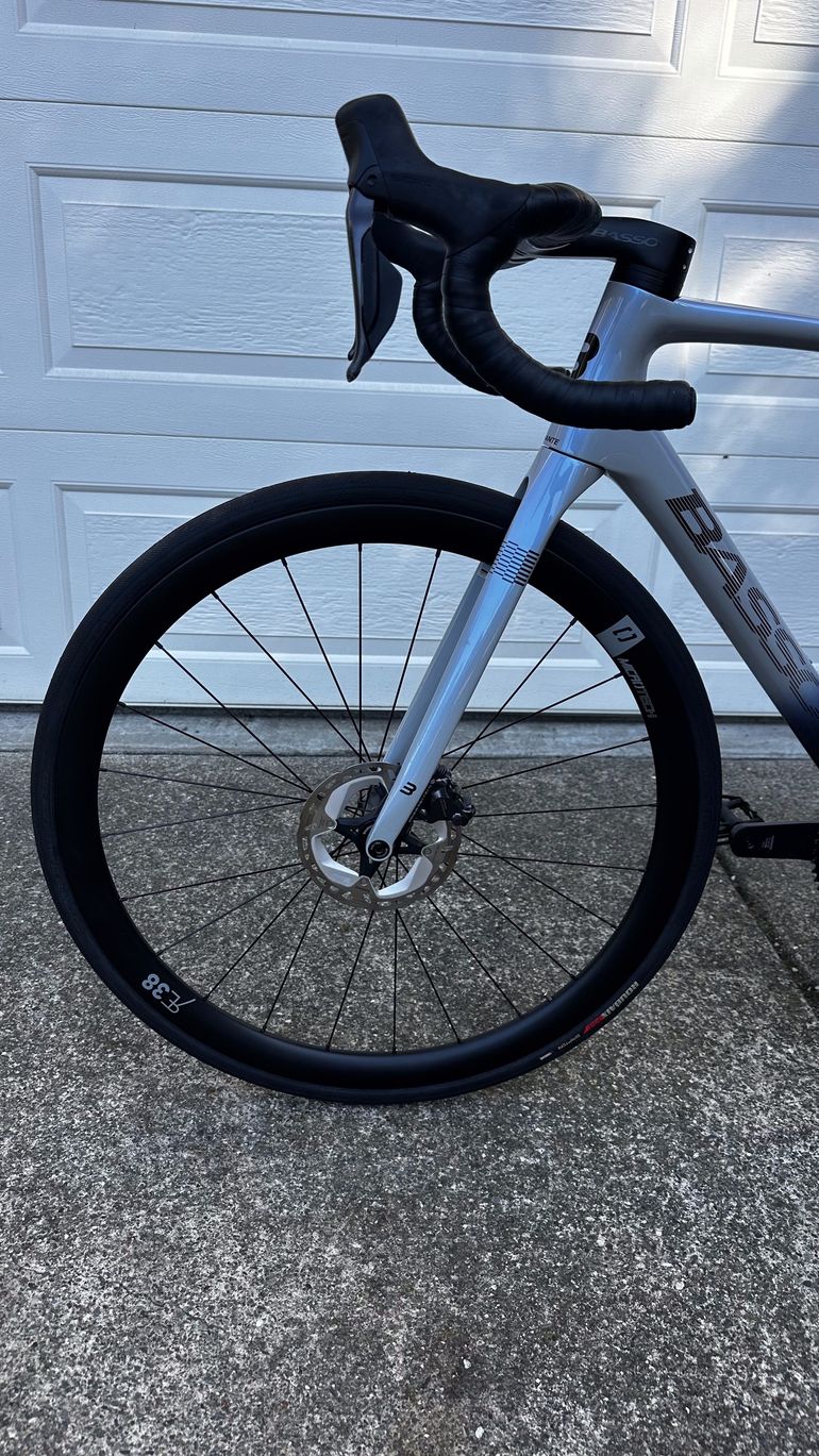 Used Basso Diamante Shimano Ultegra 8170 Di2 Disc 2023 2023 Road & Gravel, White — image 5 of 25