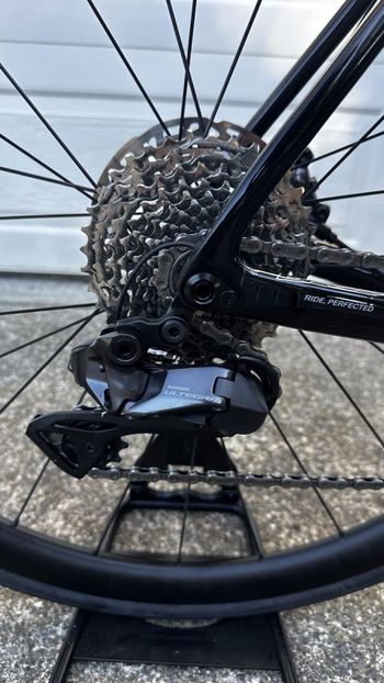 Used Basso Diamante Shimano Ultegra 8170 Di2 Disc 2023 2023 Road & Gravel, White — image 12 of 25