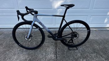 Used Basso Diamante Shimano Ultegra 8170 Di2 Disc 2023 2023 Road & Gravel, White — image 4 of 25