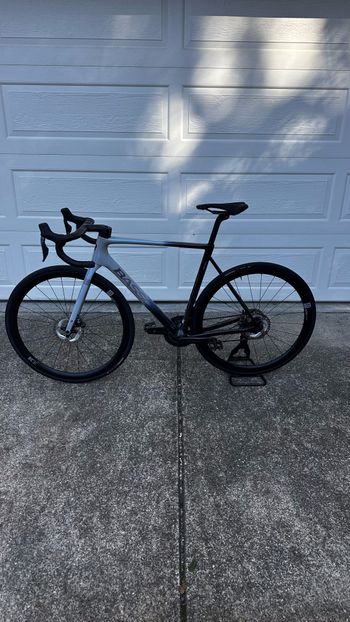 Used Basso Diamante Shimano Ultegra 8170 Di2 Disc 2023 2023 Road & Gravel, White — image 7 of 25