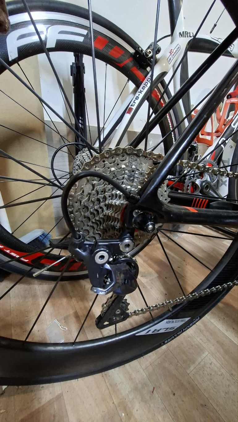 Used Giant TCR Advanced Pro 1 2018 2018 Road & Gravel — image 5 of 7