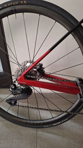 Used BMC Teammachine Shimano 105 Di2 2023 Road & Gravel, Rot — image 3 of 5